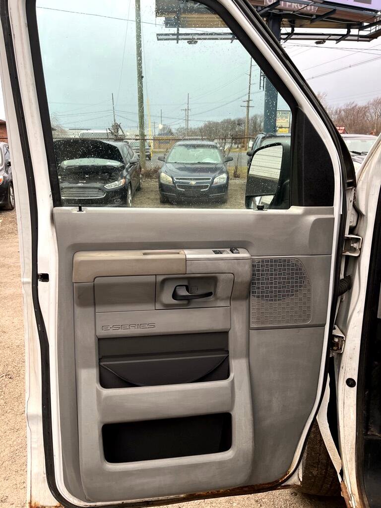 Used 2011 Ford E-250 and Econoline 250 w/ PWR Group image 9