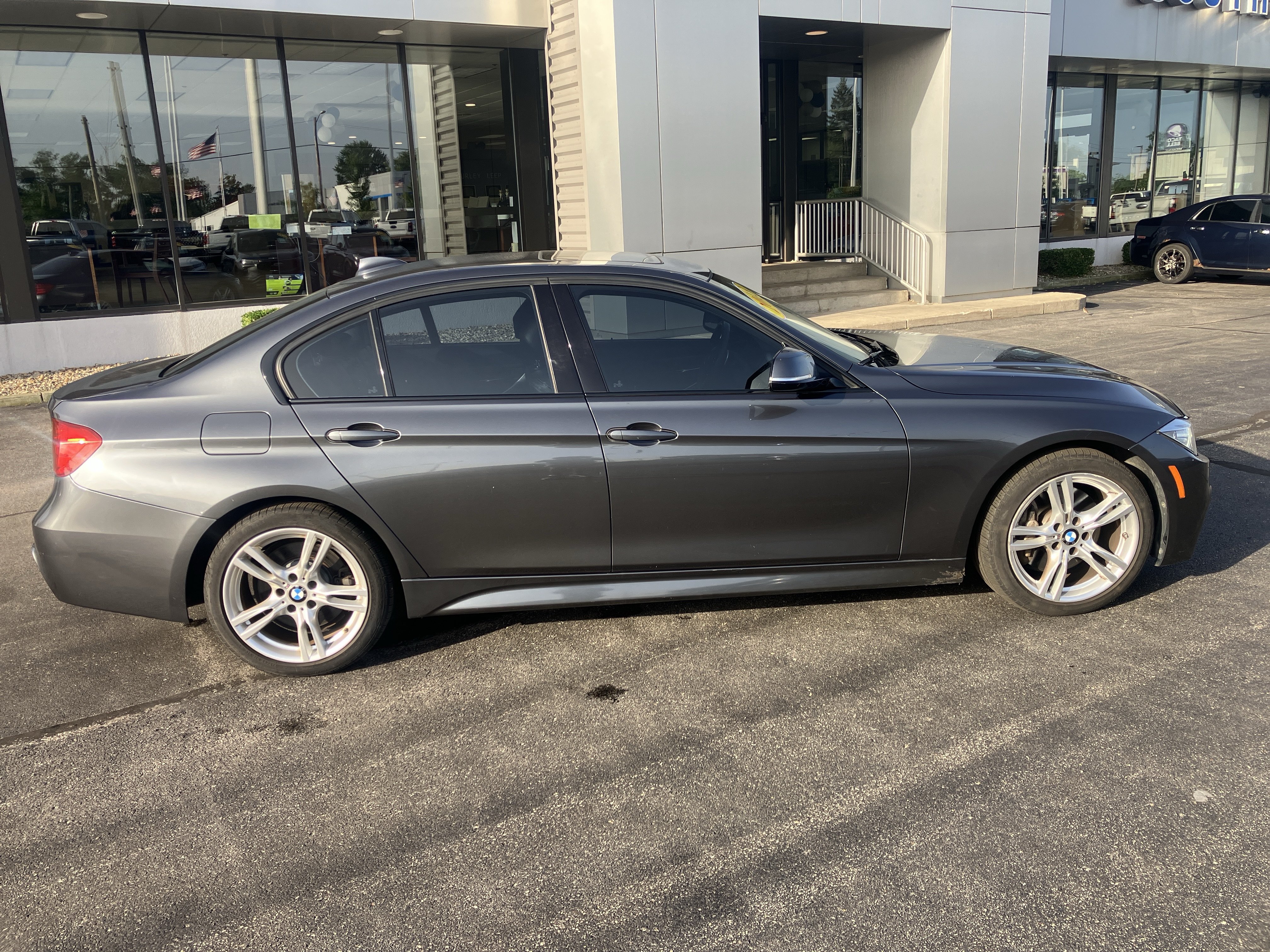 Used 2013 BMW 335i xDrive Sedan AWD/4WD image 8