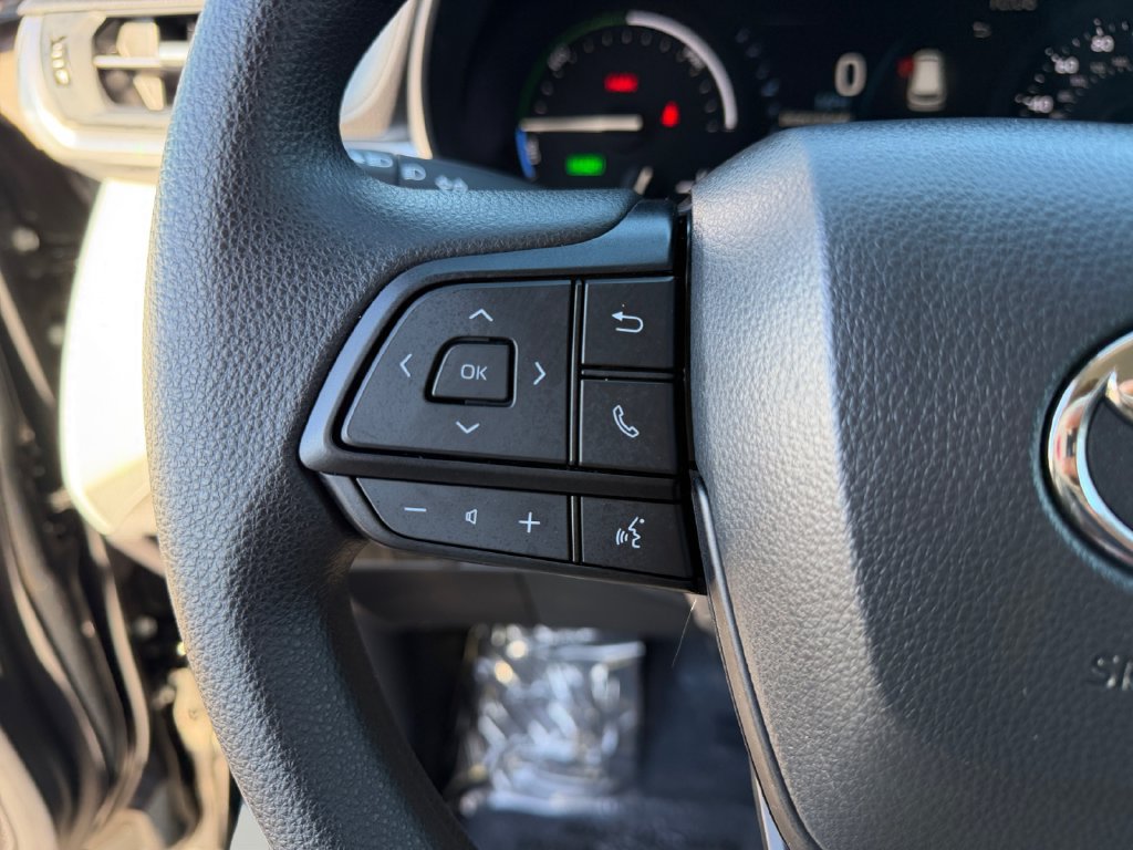 Used 2026 Toyota Sienna LE AWD/4WD image 20