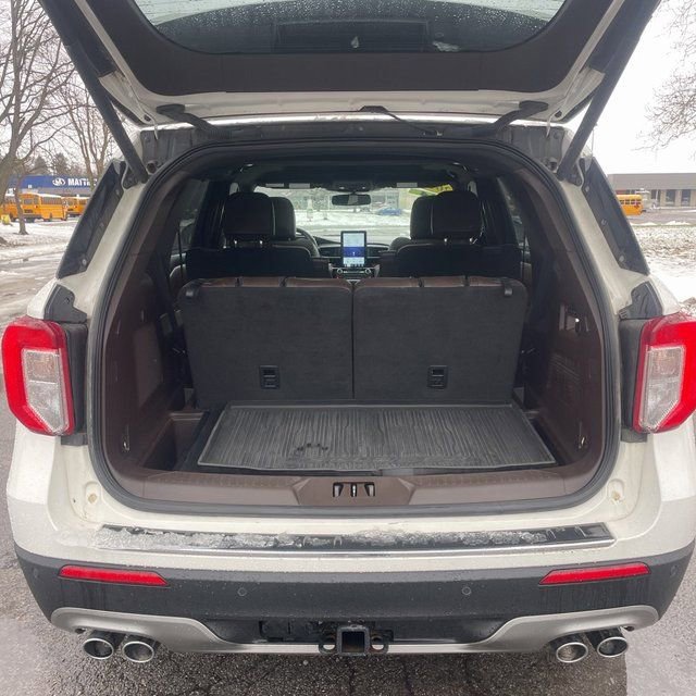 Used 2022 Ford Explorer King Ranch w/ Premium Technology Package image 16