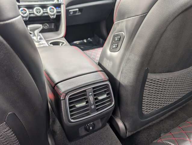 Used 2022 Genesis G70 3.3T w/ Sport Prestige Package image 18