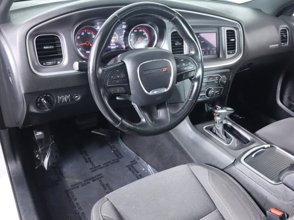 Used 2019 Dodge Charger SXT image 9