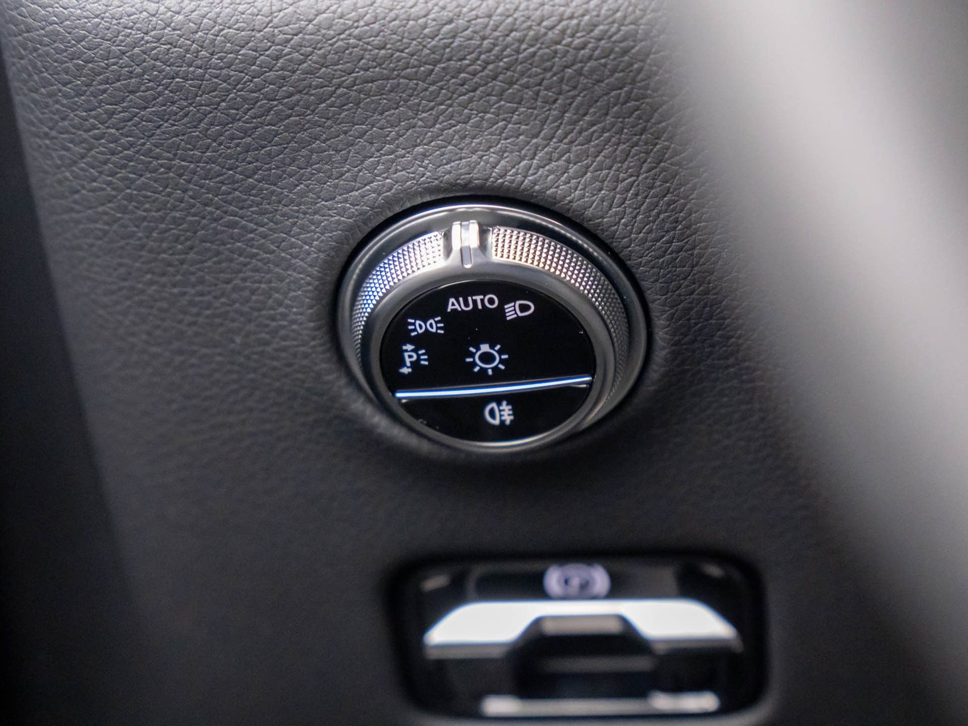 New 2025 Mercedes-Benz GLC 350e 4MATIC image 26