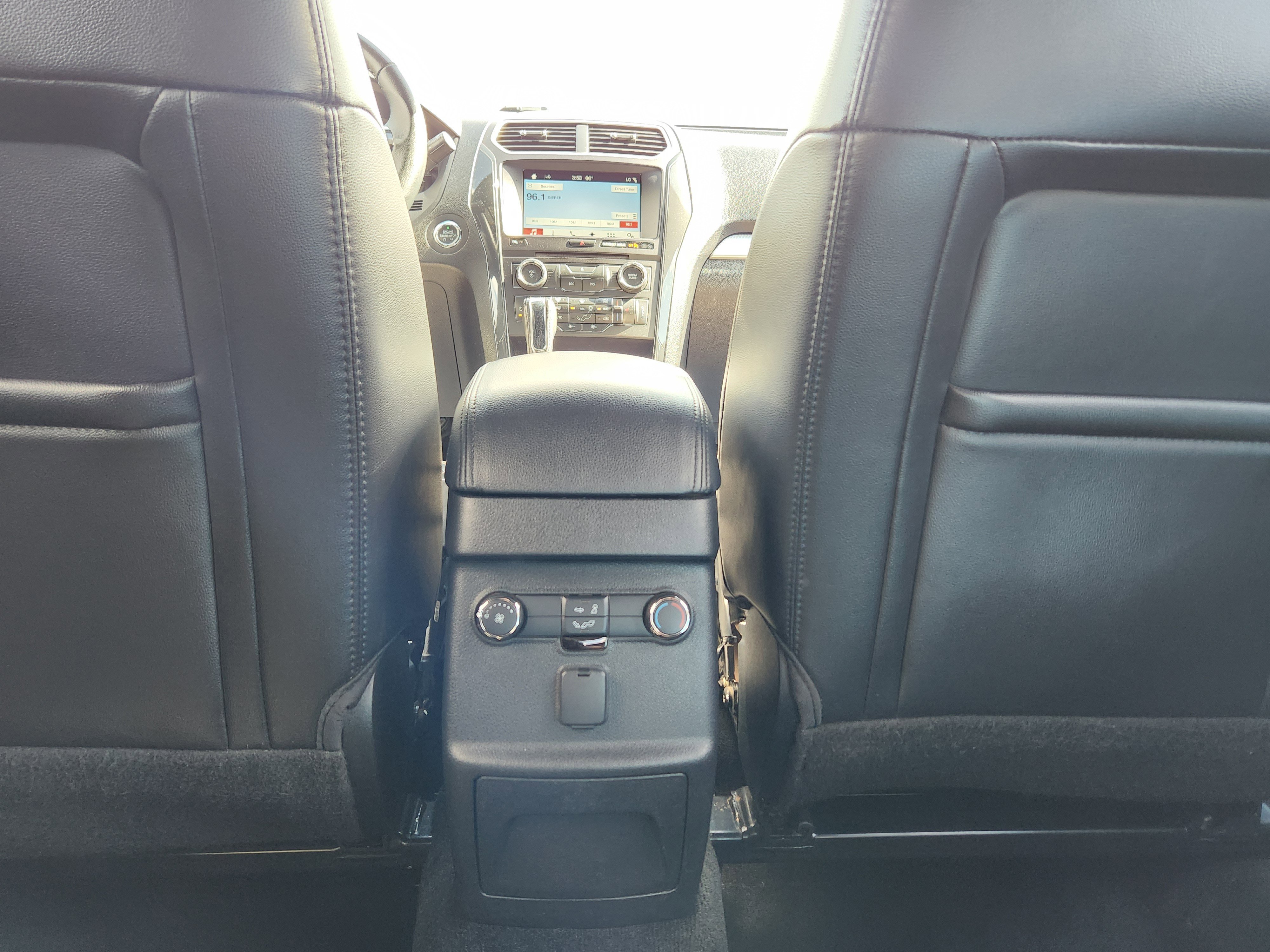 Used 2017 Ford Explorer XLT w/ Equipment Group 202A AWD/4WD image 14