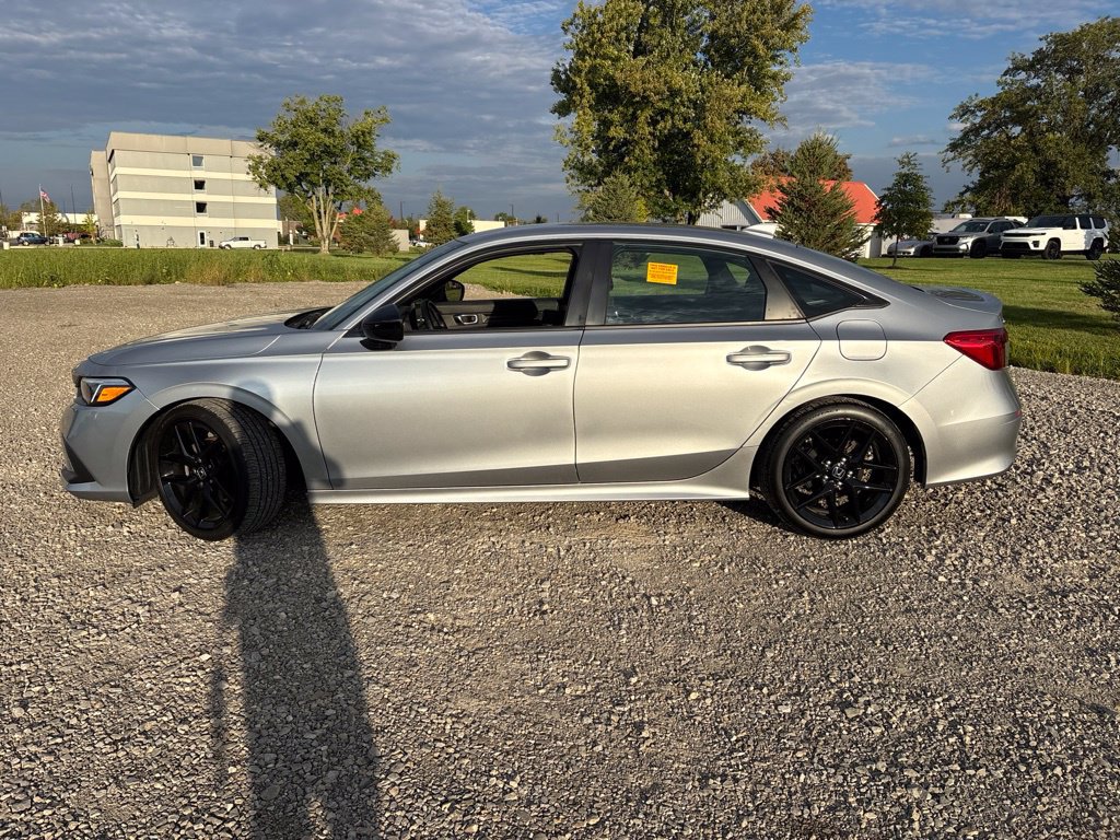 Used 2023 Honda Civic Sport image 7