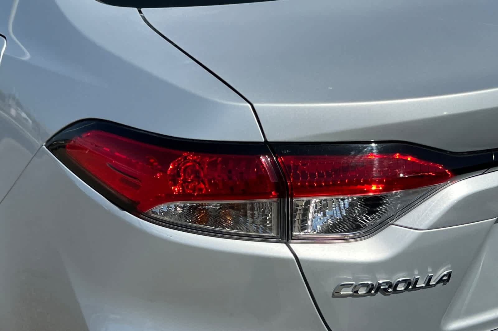 Used 2020 Toyota Corolla LE FWD image 20