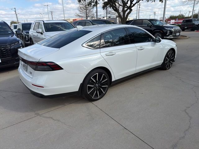 Used 2024 Honda Accord Touring image 3