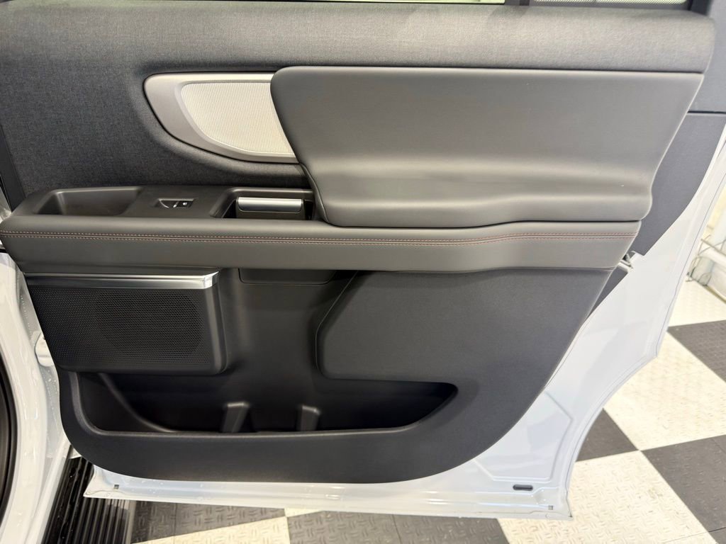 New 2025 Ford Expedition Max Active image 30