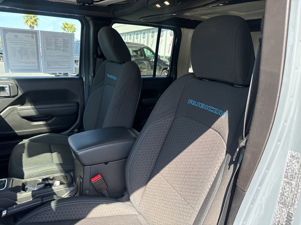 Certified 2025 Jeep Wrangler Unlimited Rubicon 4xe image 14