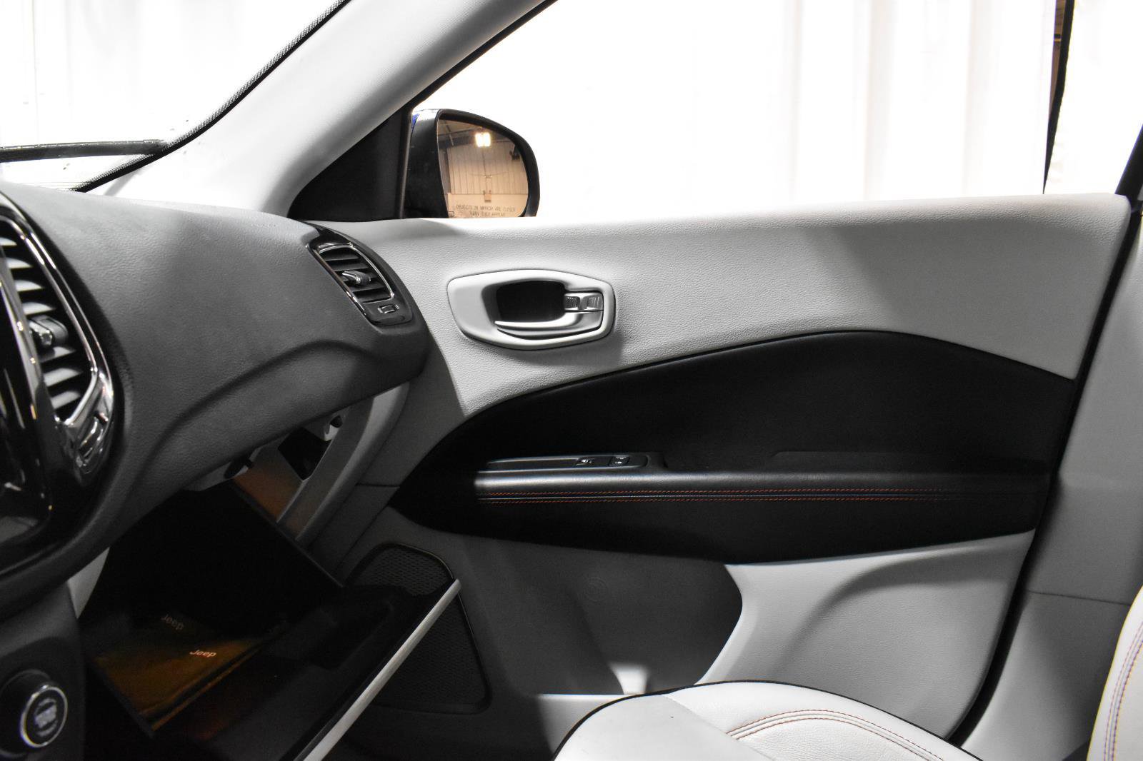 Used 2019 Jeep Compass Limited image 17