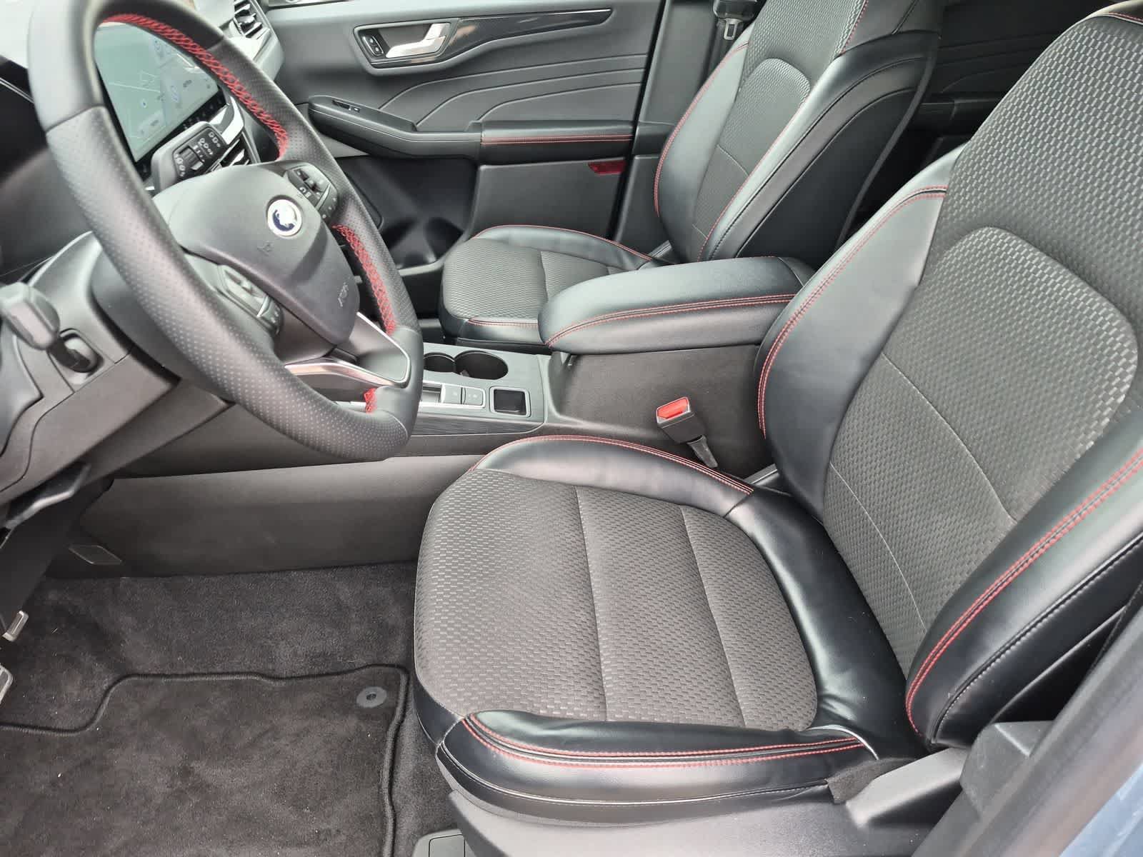 Used 2024 Ford Escape ST-Line w/ Tech Pack #1 AWD/4WD image 16