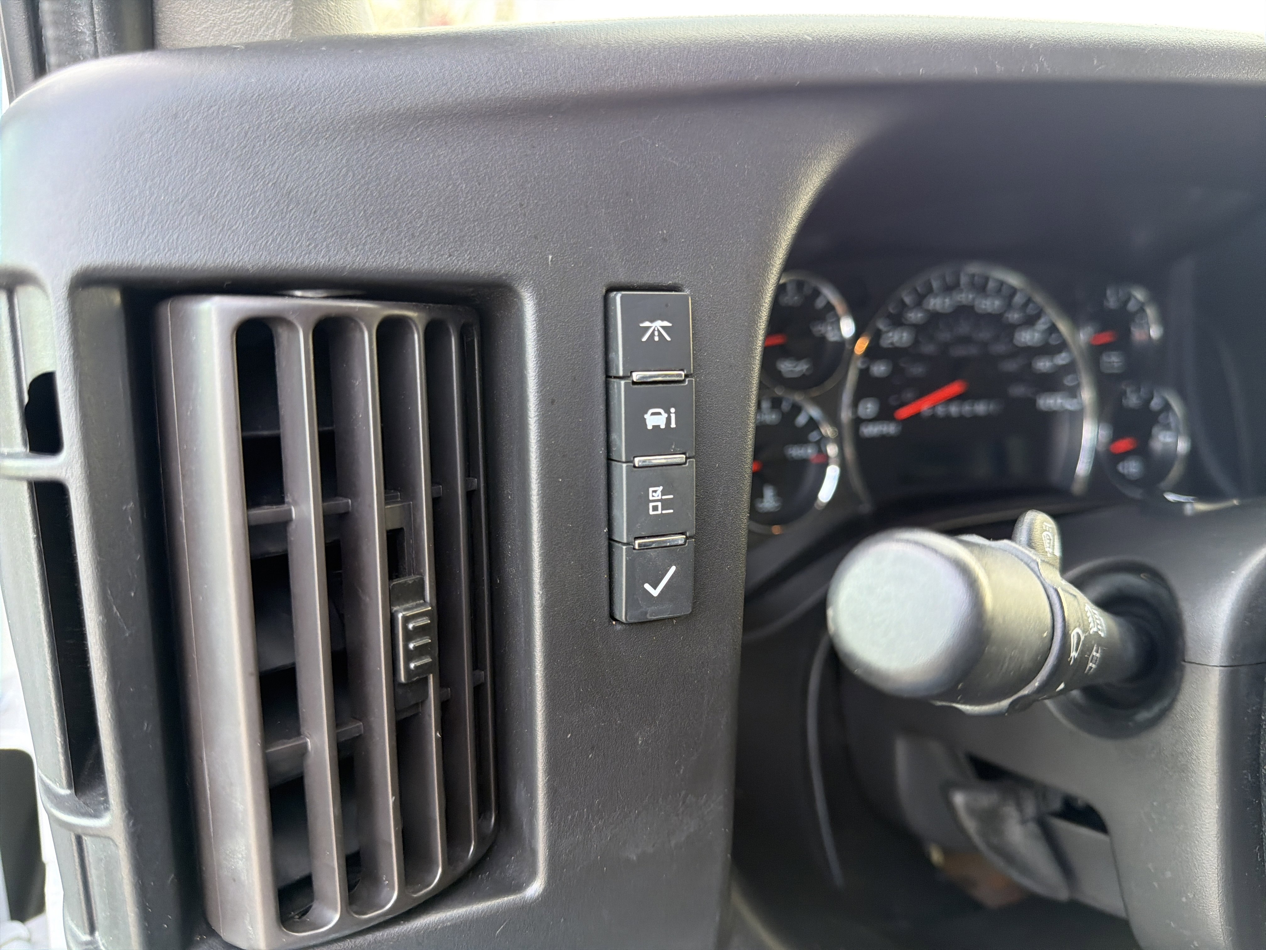 Used 2021 Chevrolet Express 2500 w/ Driver Convenience Package image 15