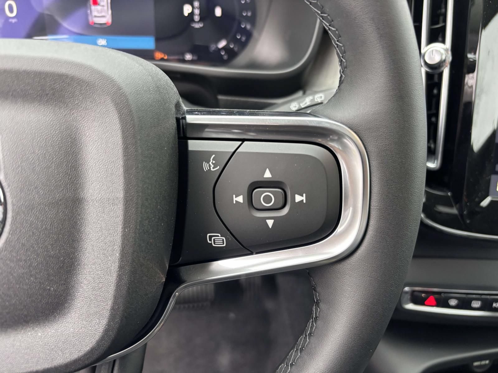 New 2026 Volvo XC40 B5 Plus w/ Protection Package Premier AWD/4WD image 18