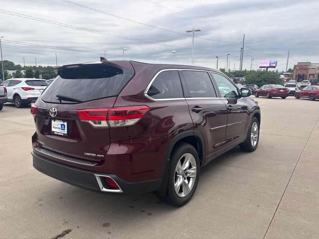 Used 2018 Toyota Highlander Limited w/ Protection Package #3 AWD/4WD image 5