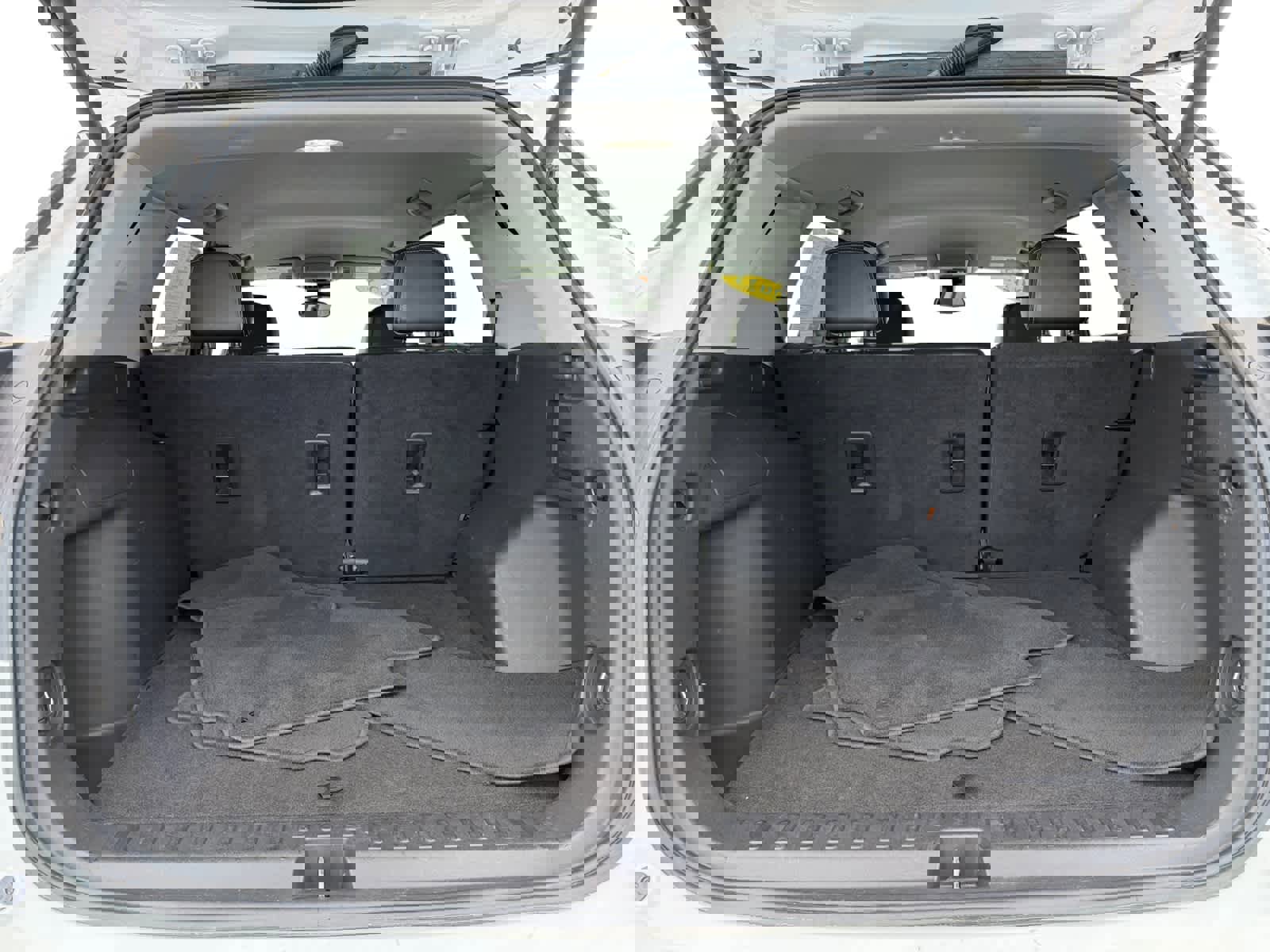 Used 2023 GMC Terrain SLT image 18