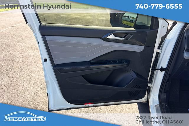 Used 2024 Volkswagen Taos SEL AWD/4WD image 12