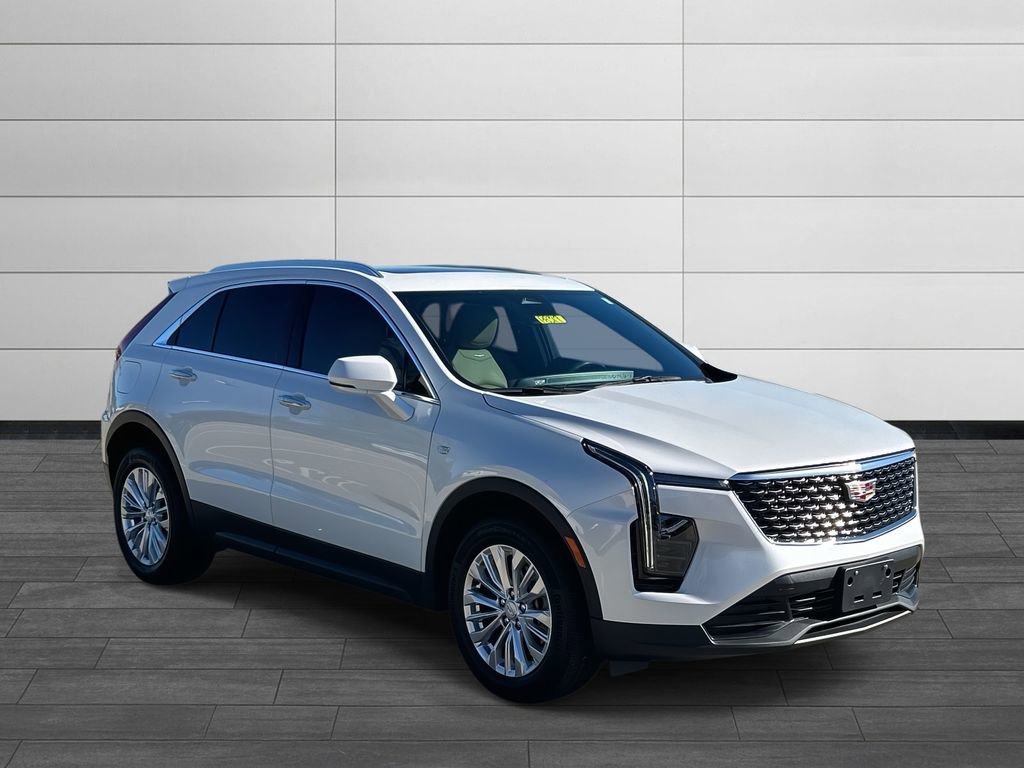 Certified 2024 Cadillac XT4 Luxury w/ Cold Weather Package image 7