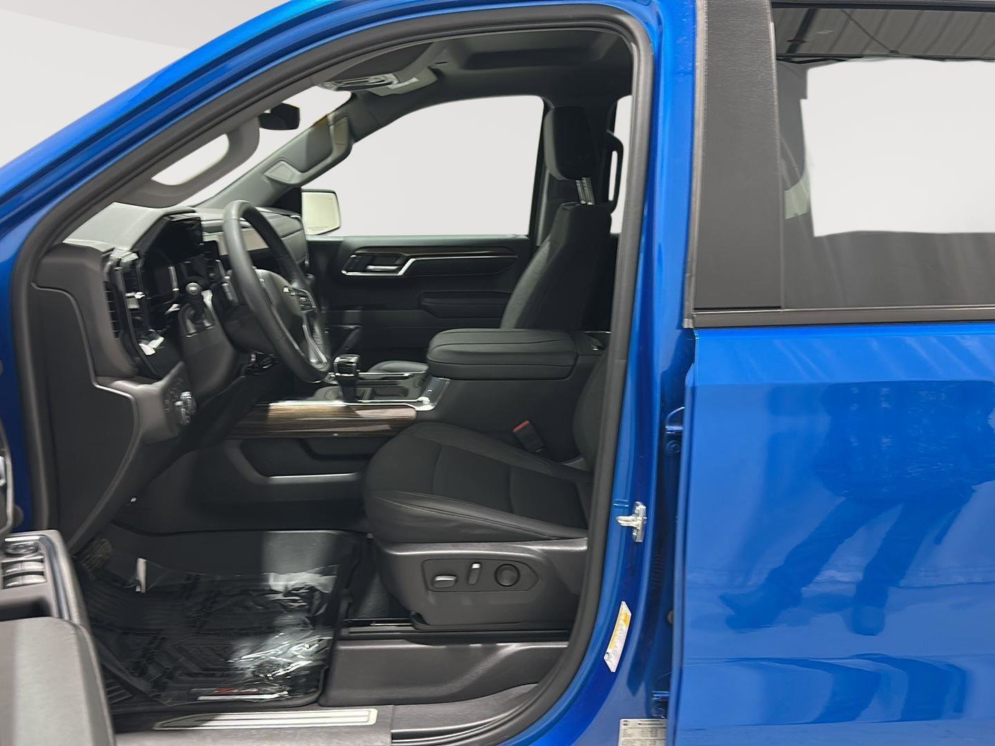 Used 2023 Chevrolet Silverado 1500 RST w/ Convenience Package II image 18