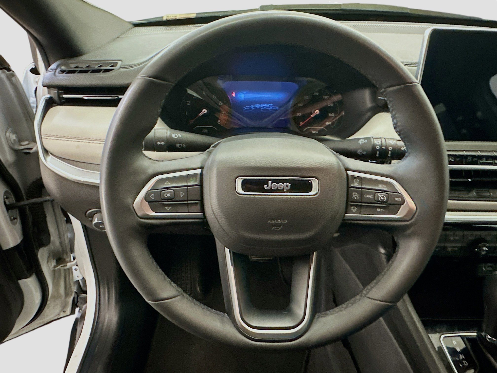 Used 2025 Jeep Compass Limited image 18