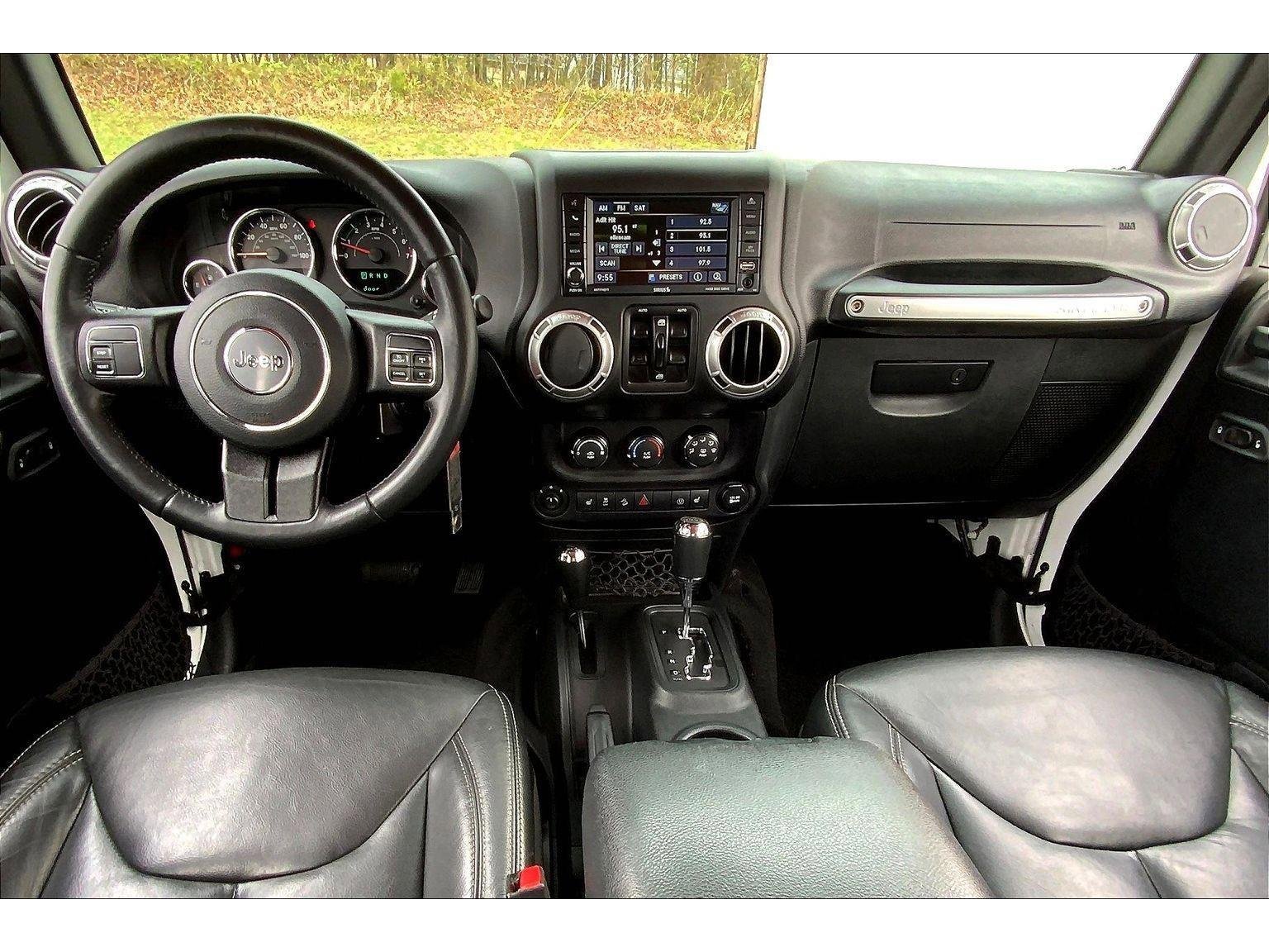 Used 2016 Jeep Wrangler Unlimited Sahara w/ Dual Top Group image 12