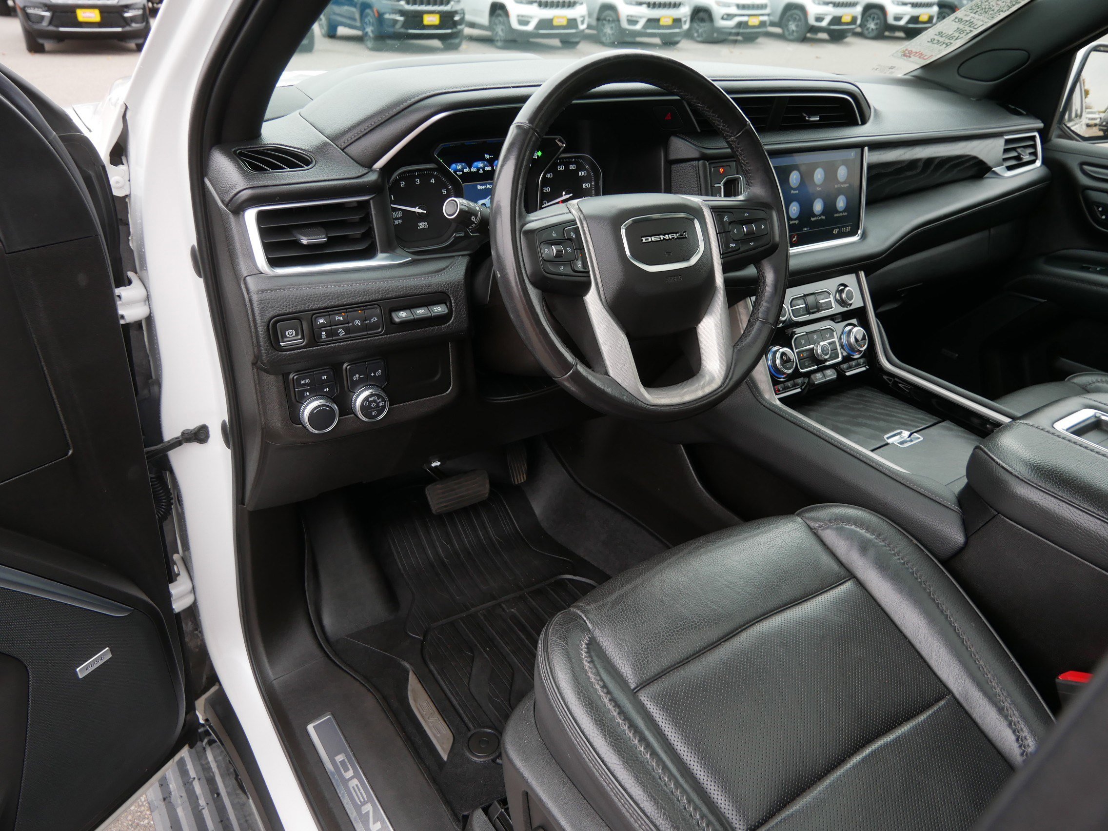 Used 2021 GMC Yukon Denali w/ Denali Premium Package image 20