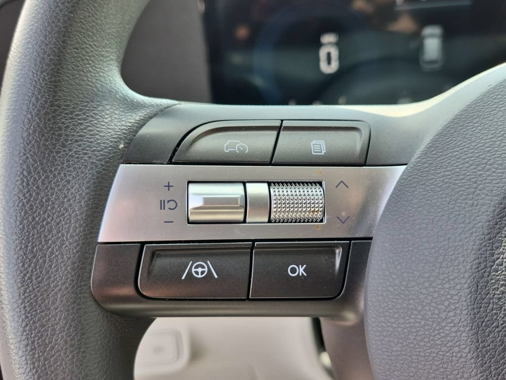 Used 2025 Hyundai Kona SE FWD image 17