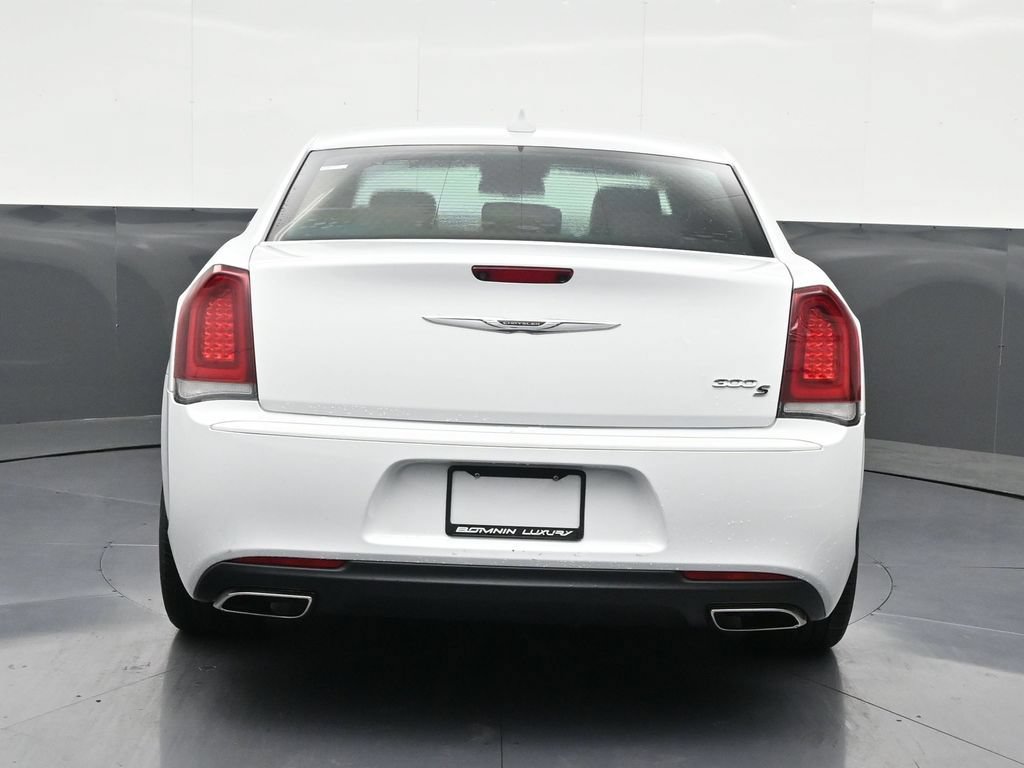 Used 2020 Chrysler 300 S RWD image 4