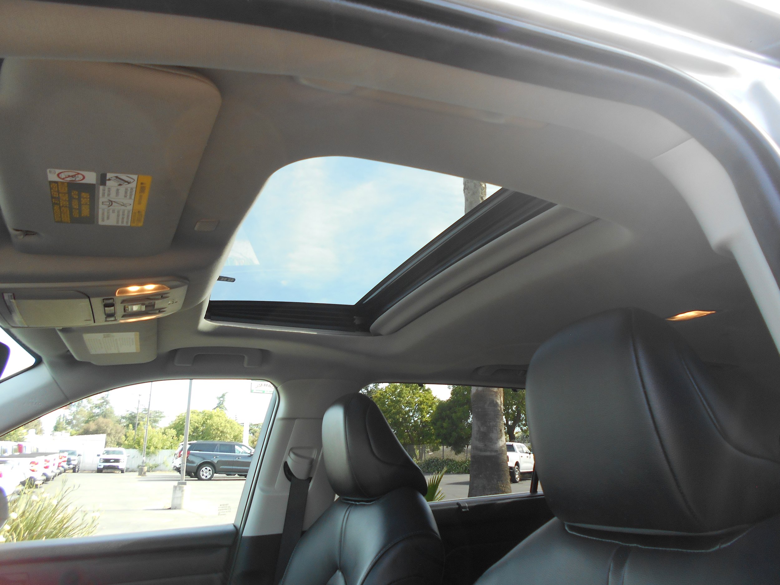 Used 2021 Toyota Highlander XLE AWD/4WD image 17