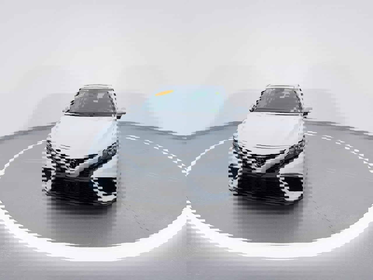 Used 2021 Toyota Camry SE w/ Cold Weather Package image 6