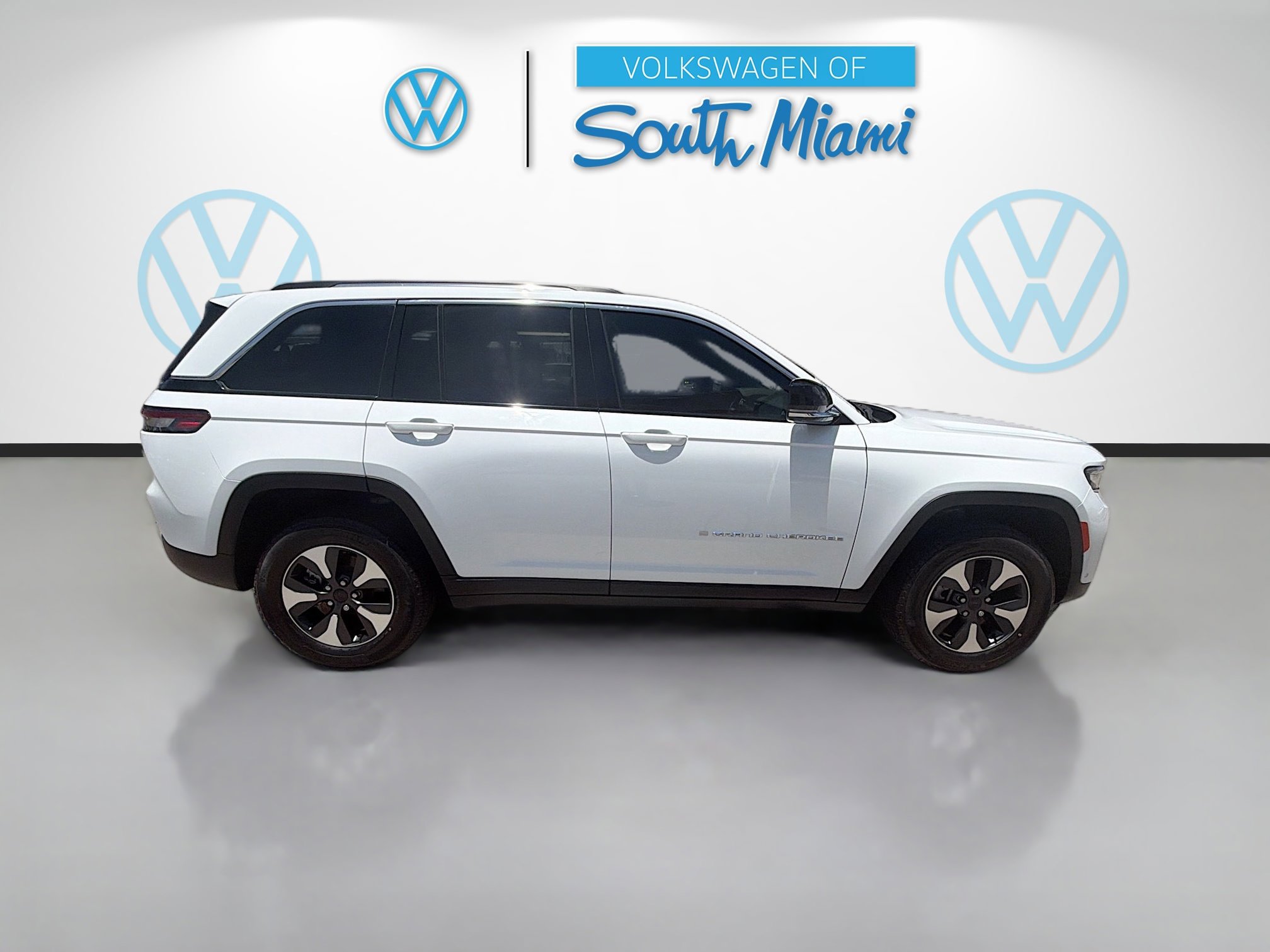Used 2022 Jeep Grand Cherokee Limited 4xe w/ Luxury Tech Group II AWD/4WD image 8