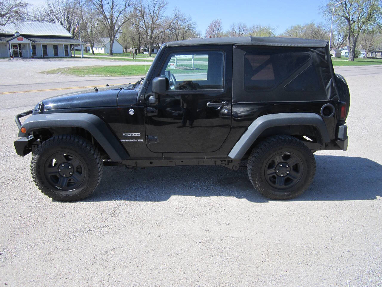 Used 2015 Jeep Wrangler Sport image 4