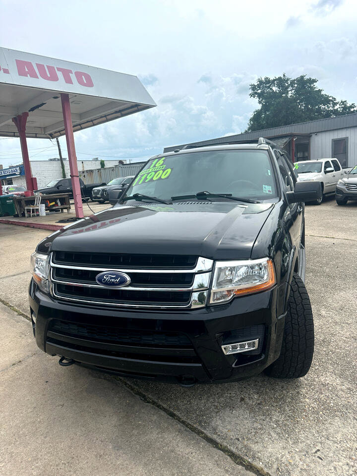 Used 2016 Ford Expedition EL XLT w/ Equipment Group 202A image 2