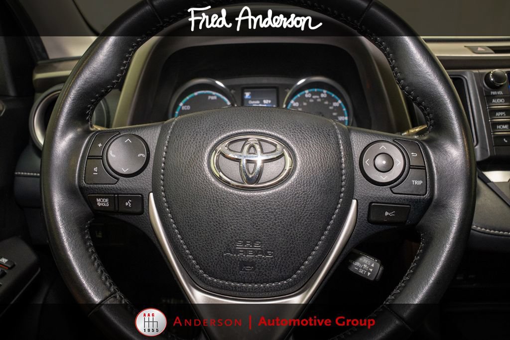 Used 2018 Toyota RAV4 XLE AWD/4WD image 17