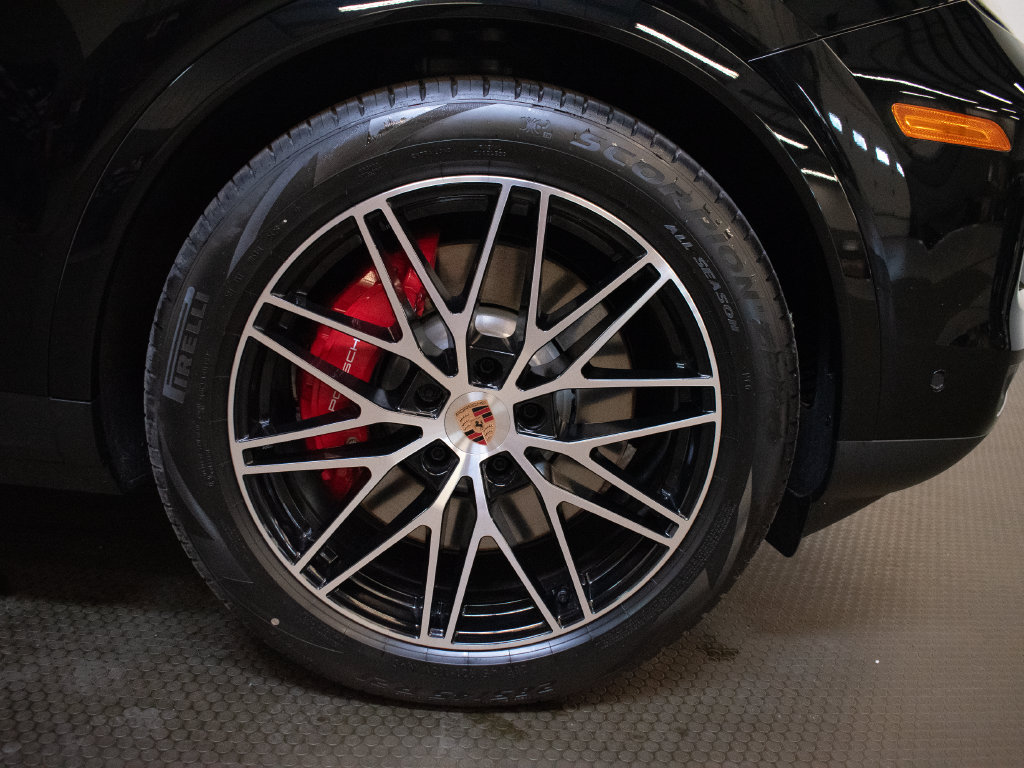New 2026 Porsche Cayenne S AWD/4WD image 17