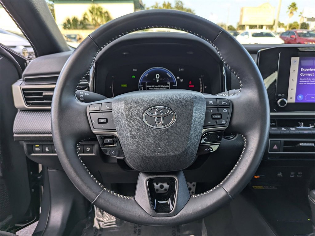 Used 2025 Toyota Camry SE image 22