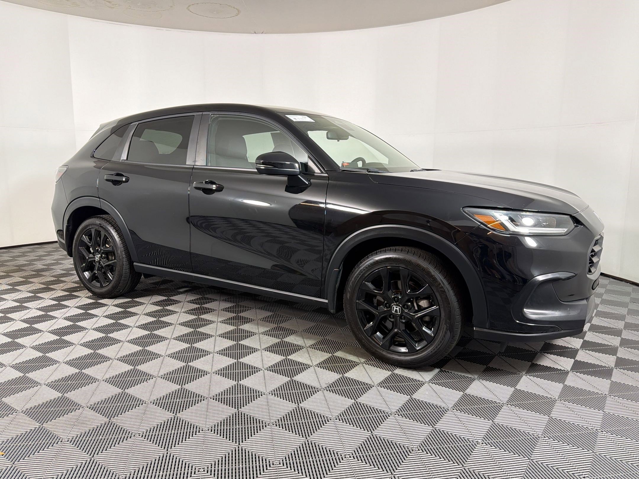 Used 2023 Honda HR-V Sport image 7