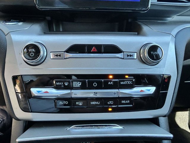 Certified 2022 Ford Explorer XLT RWD image 28