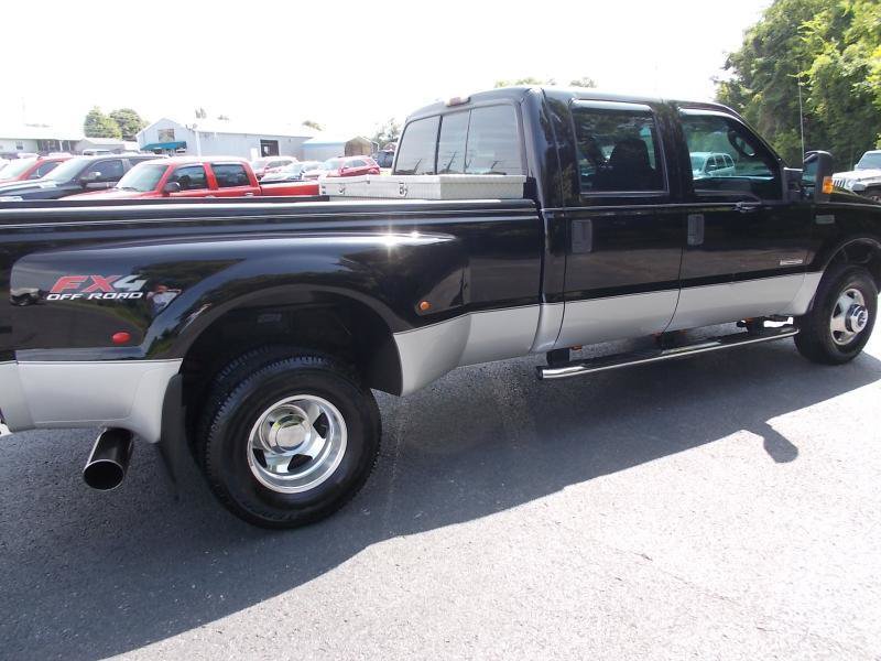 Used 2004 Ford F350 Lariat AWD/4WD image 13