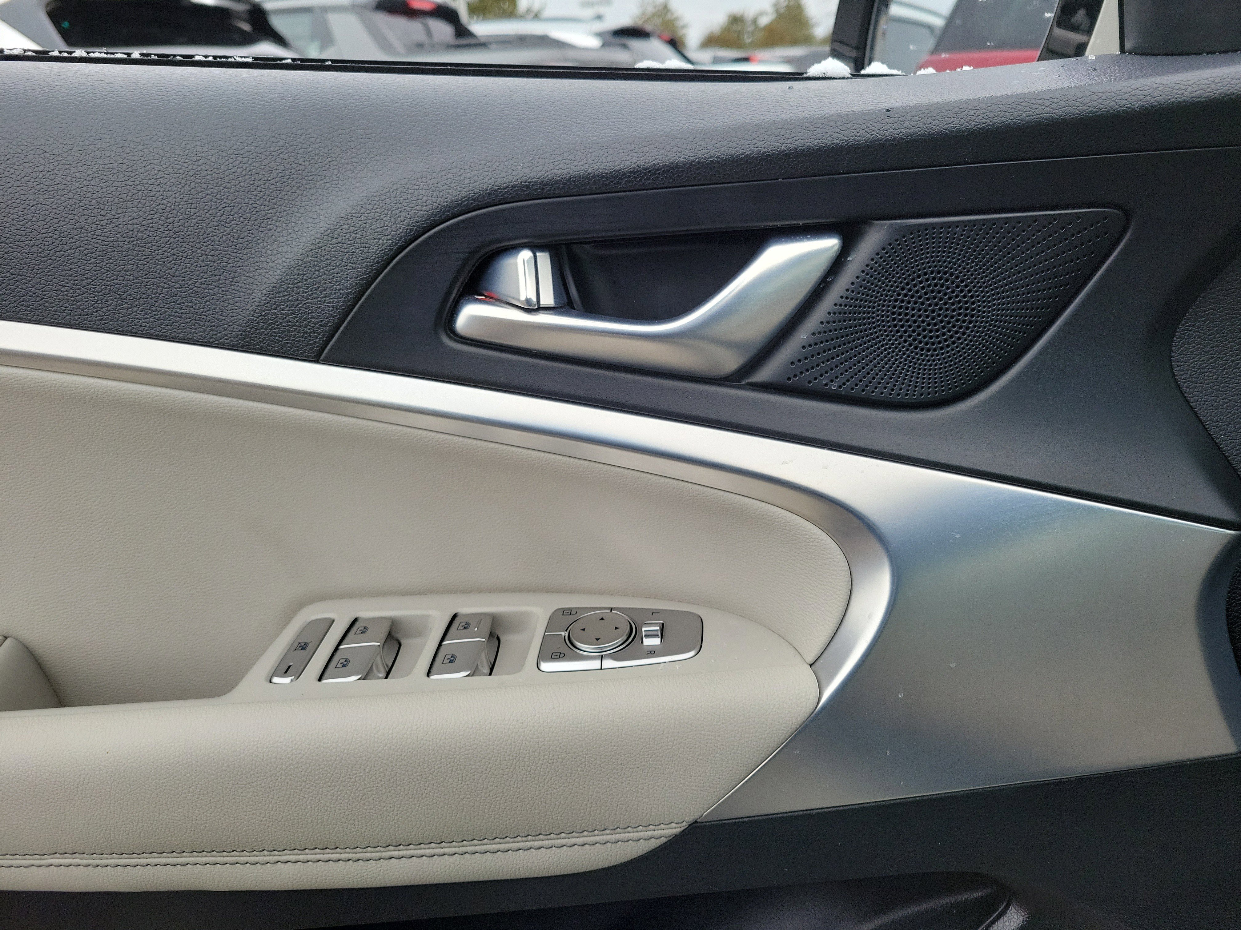 Used 2024 Genesis G70 2.5T image 17