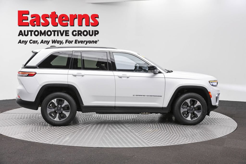 Used 2024 Jeep Grand Cherokee Limited 4xe AWD/4WD image 4