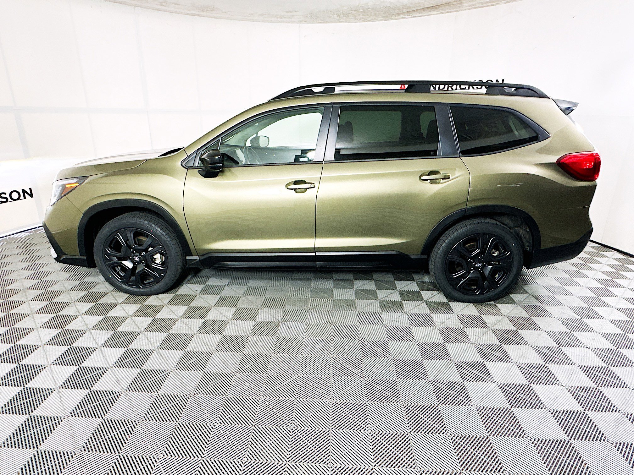 Used 2024 Subaru Ascent Onyx Edition image 6