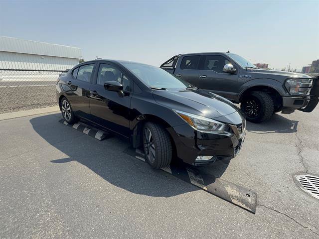 Used 2020 Nissan Versa SR FWD image 2