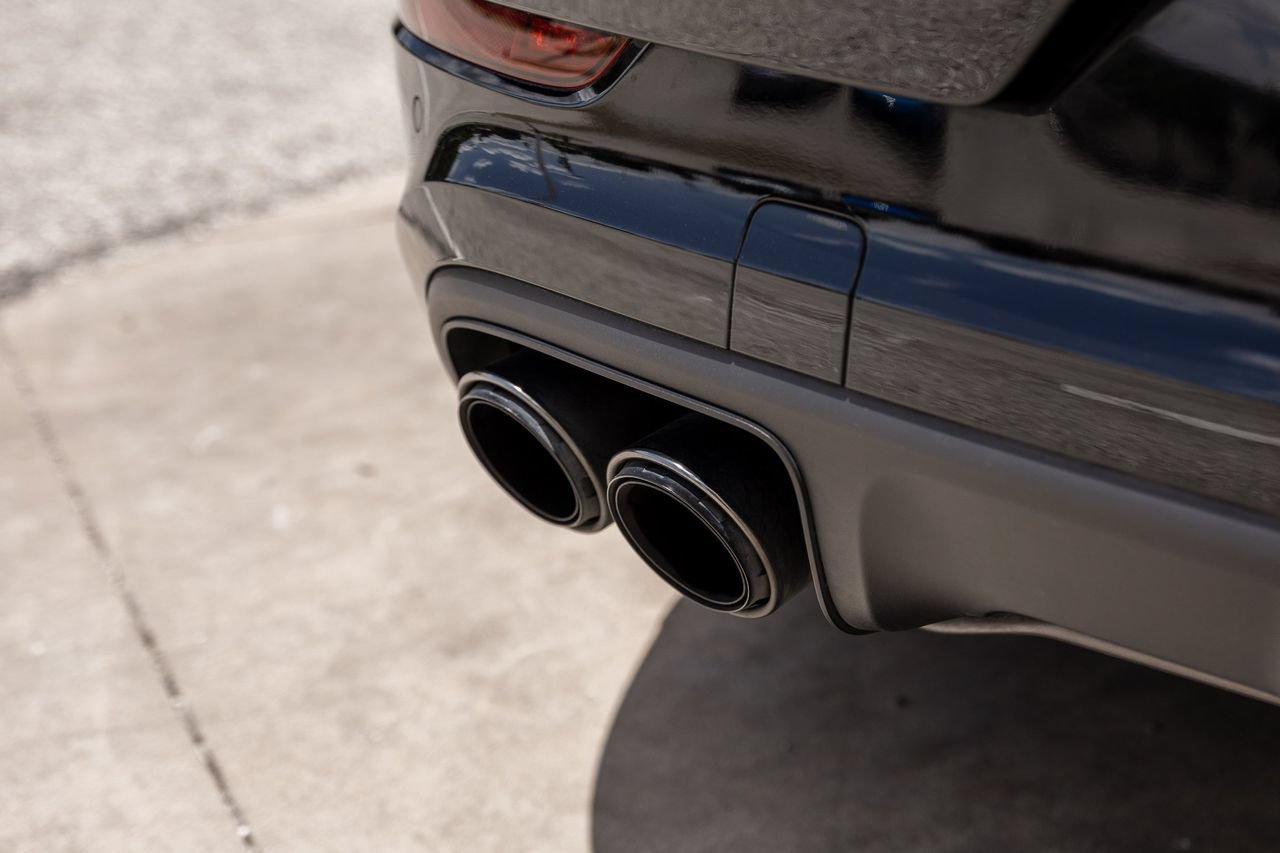 Used 2025 Porsche Cayenne Turbo AWD/4WD image 12
