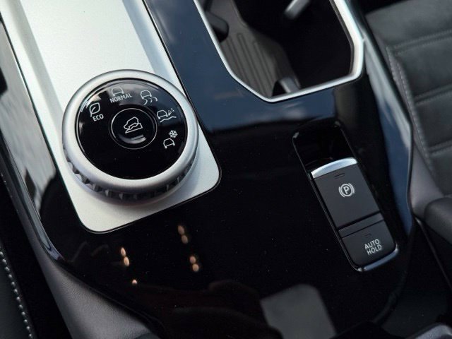 New 2026 Mitsubishi Outlander SE FWD image 19
