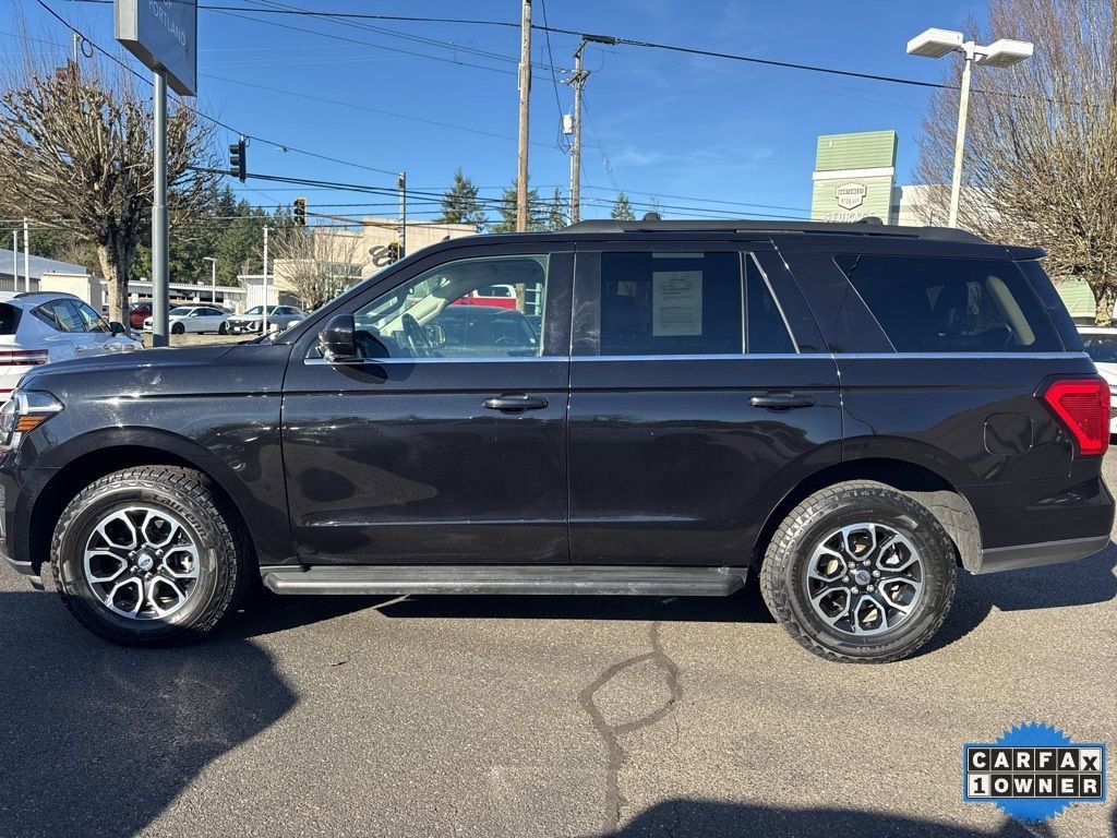 Used 2024 Ford Expedition XLT image 3