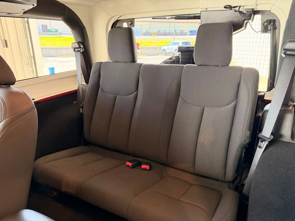 Used 2018 Jeep Wrangler Sport AWD/4WD image 17