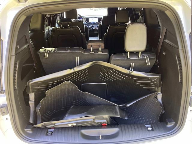 Used 2023 Chrysler Pacifica Touring-L w/ S Appearance Package image 30