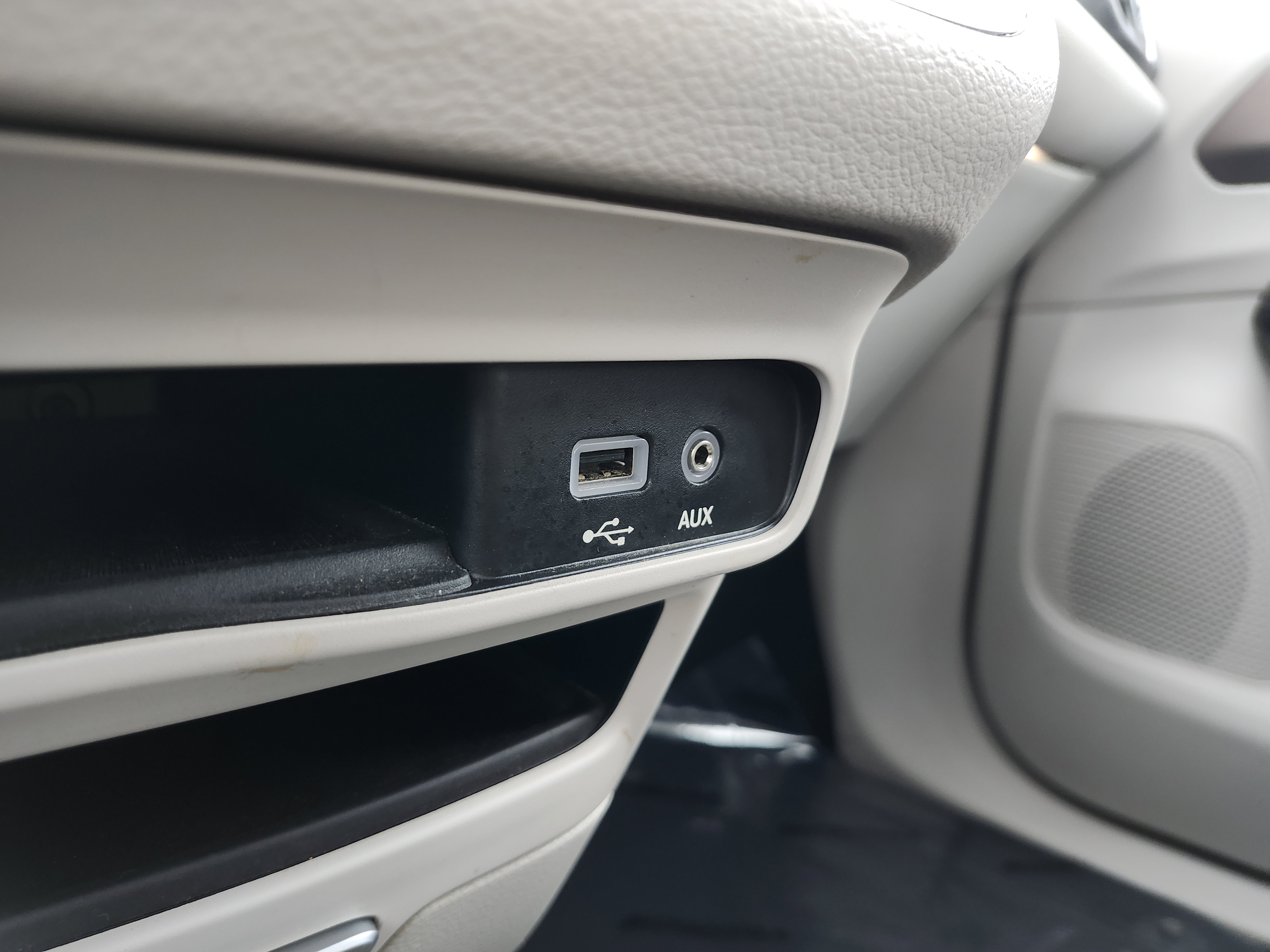 Used 2017 Chrysler Pacifica Touring-L image 32