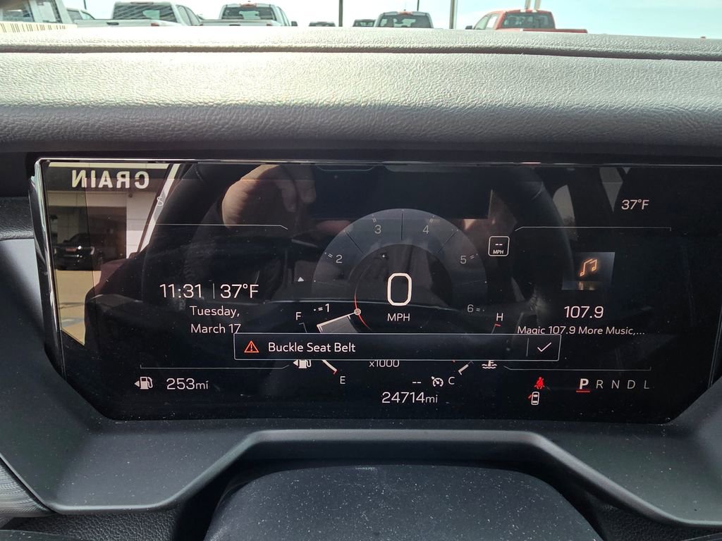 Used 2025 GMC Acadia Elevation image 15