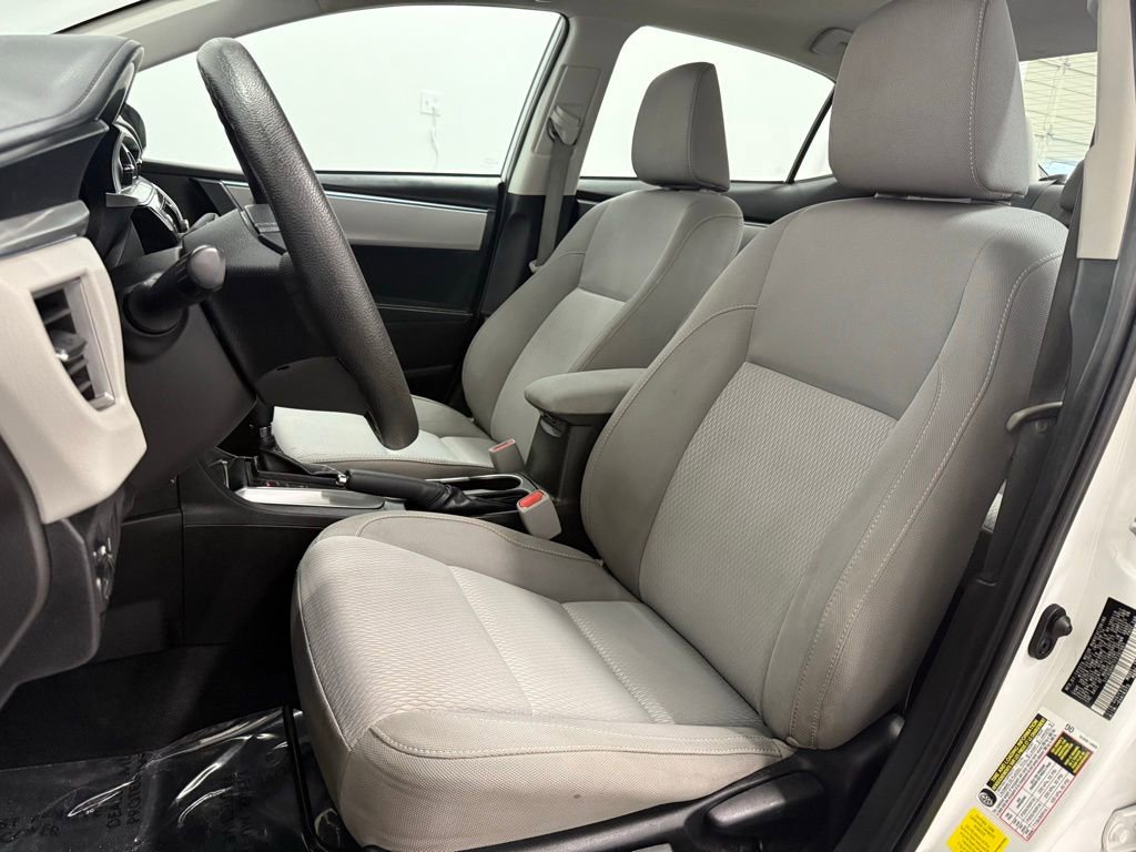 Used 2015 Toyota Corolla LE image 11
